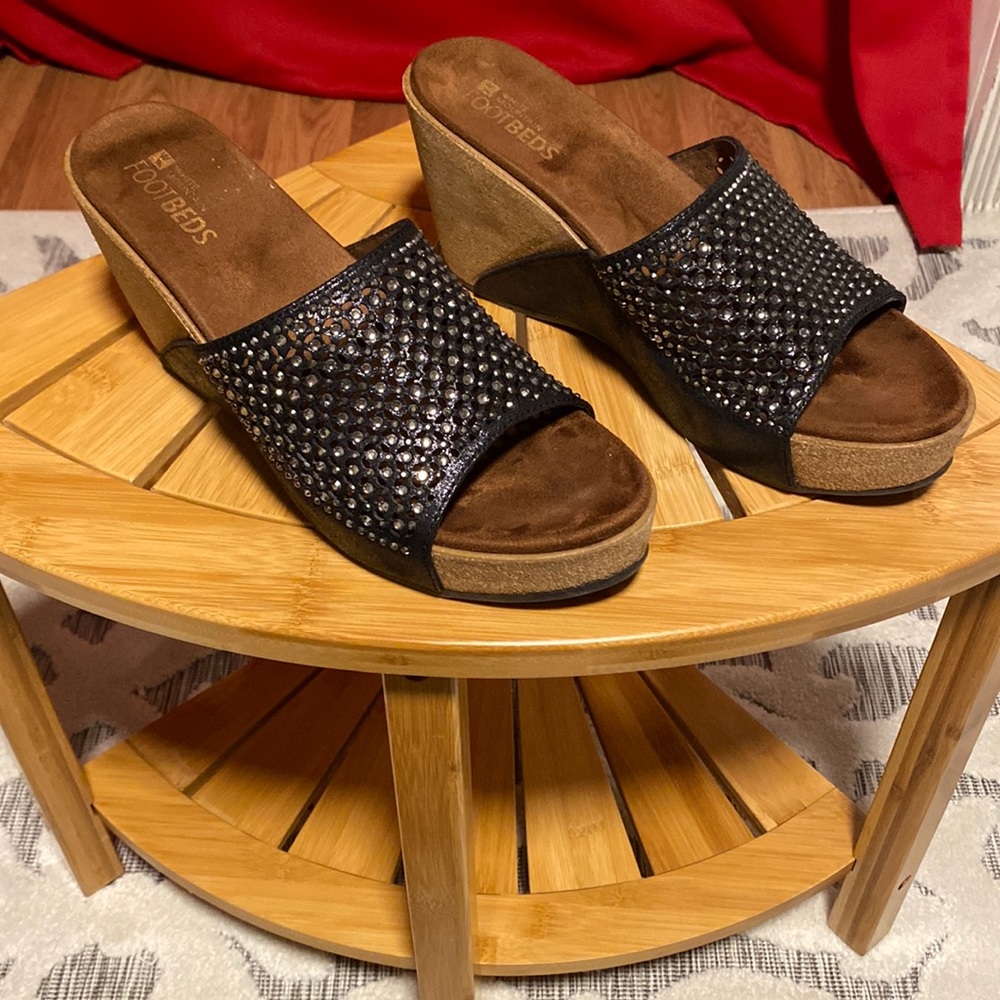 White Mountain “Coventry” wedge heeled shoes